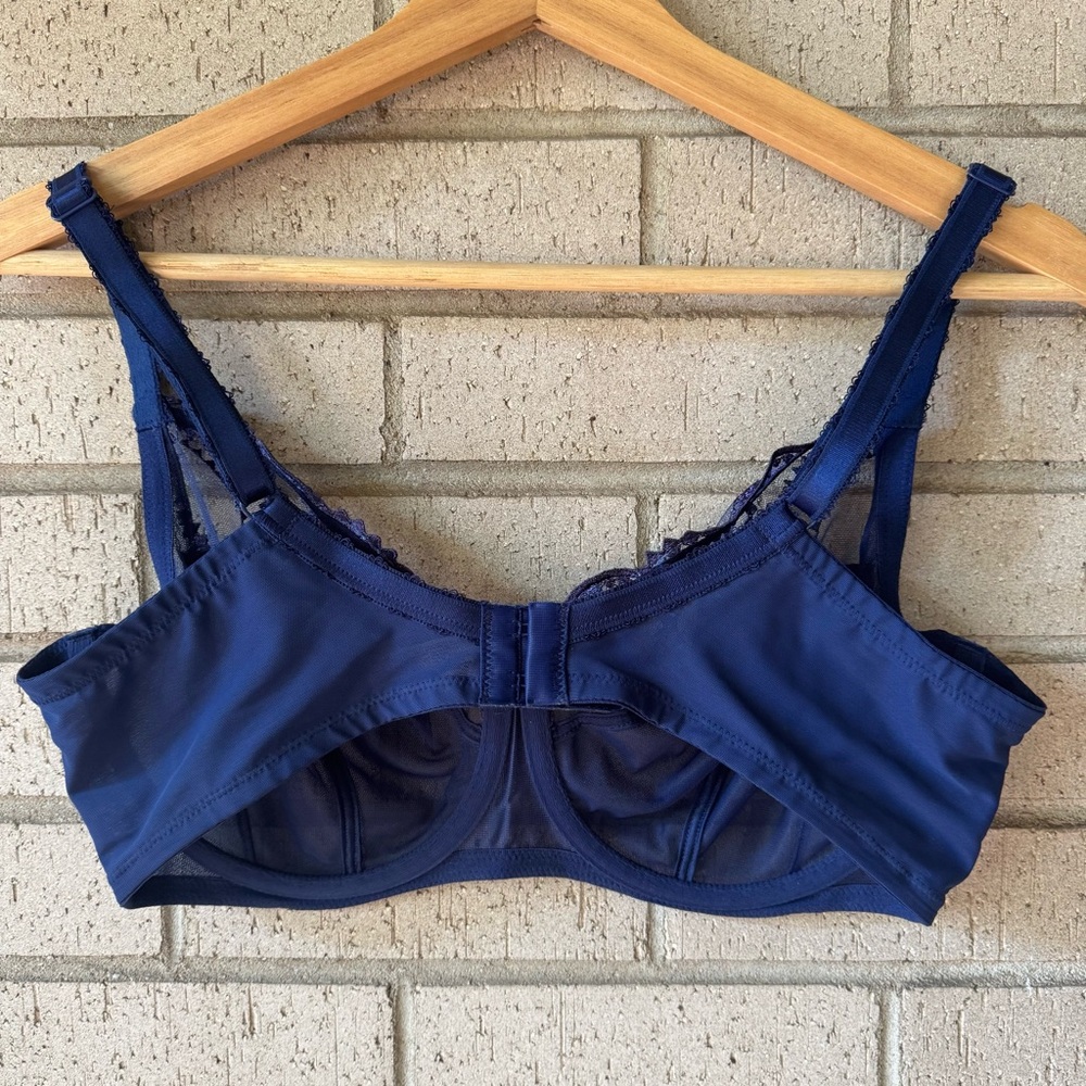 Wacoal Evocative Edge Blue Navy Sheer Lace Bra 855304 Size 36DD - Picture 5 of 7